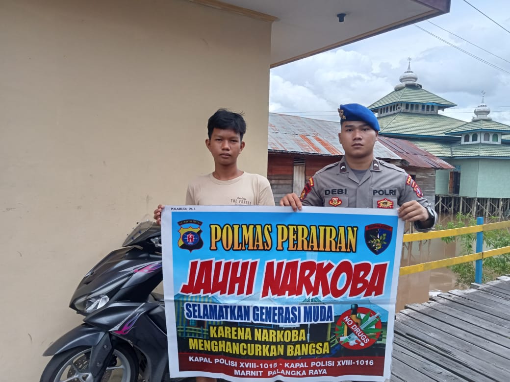 Jangan Sekali Coba - Coba! , Personel Mako perwakilan Palangkaraya Ditpolairud Sosialisasikan Bahaya Narkoba