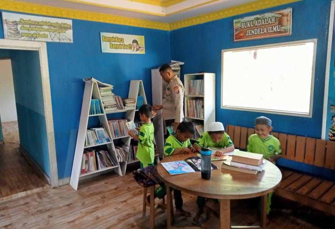 Siswa - siswi SDN Tanjung Perawan Kunjungi Pondok Baca Mako Perwakilan Das Kahayan Bahaur 