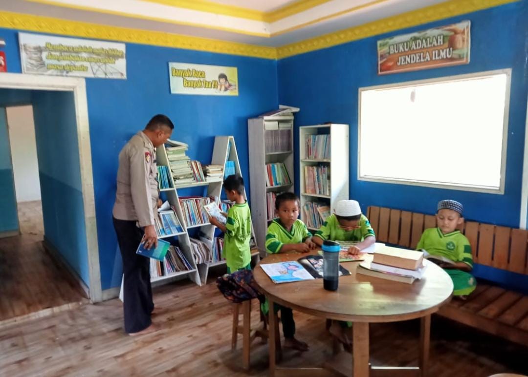 Siswa - siswi SDN Tanjung Perawan Kunjungi Pondok Baca Mako Perwakilan Das Kahayan Bahaur 