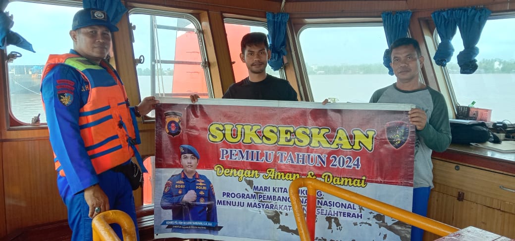 Personel Ditpolairud Ajak ABK Kapal Turut Jaga Keamanan Dan Ketertiban Pesta Demokrasi 2024 