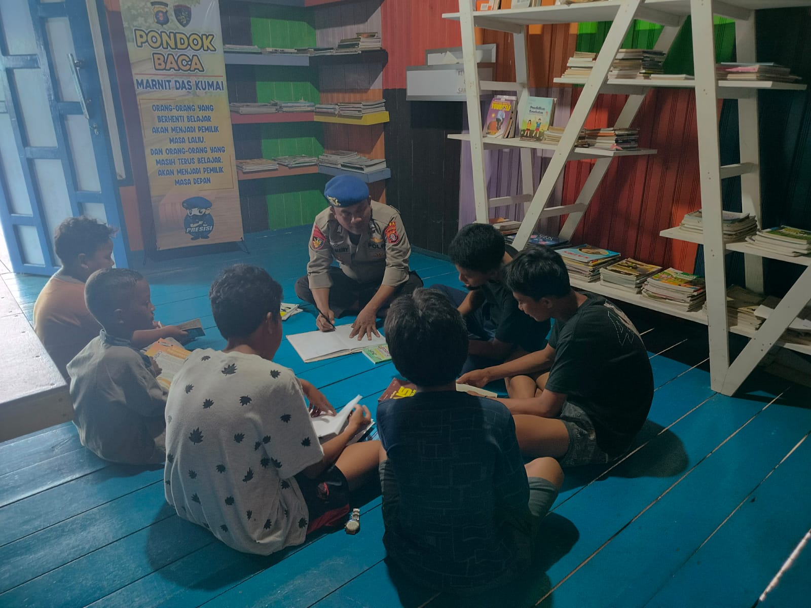 Belajar Bersama Polisi, Anak-anak Sekolah Antusias Kunjungi PBMH