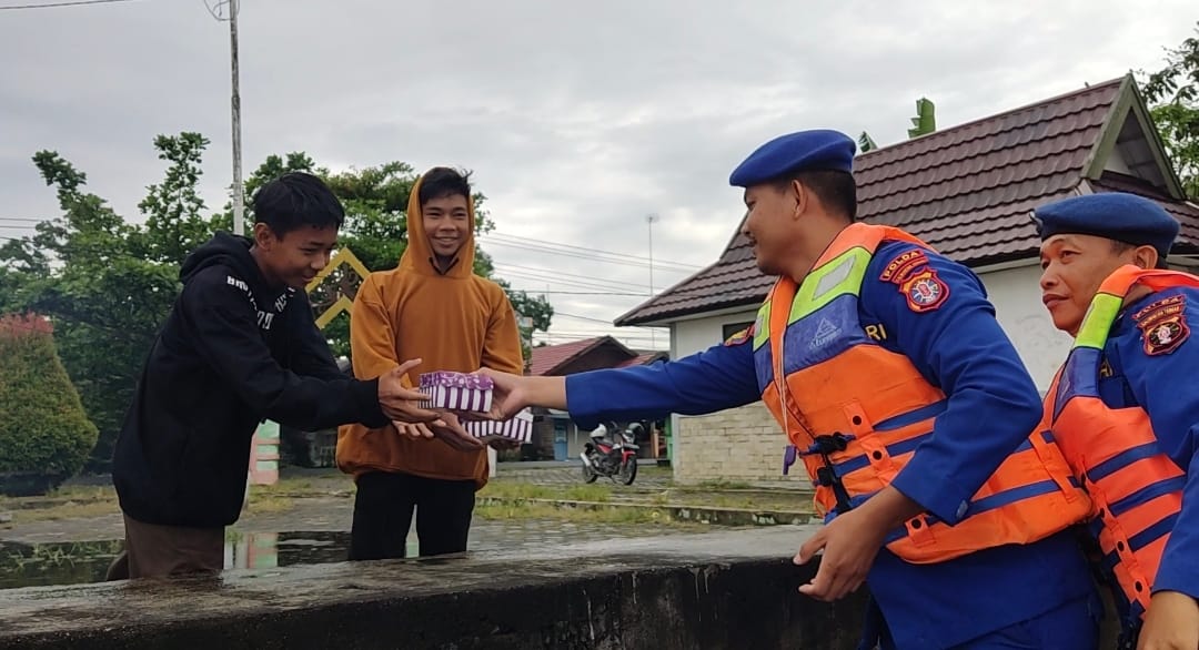 Patroli Menjelang Waktu Berbuka Puasa, Ini Yang Dilakukan Personel KP XVIII-2002 Di Das Kahayan