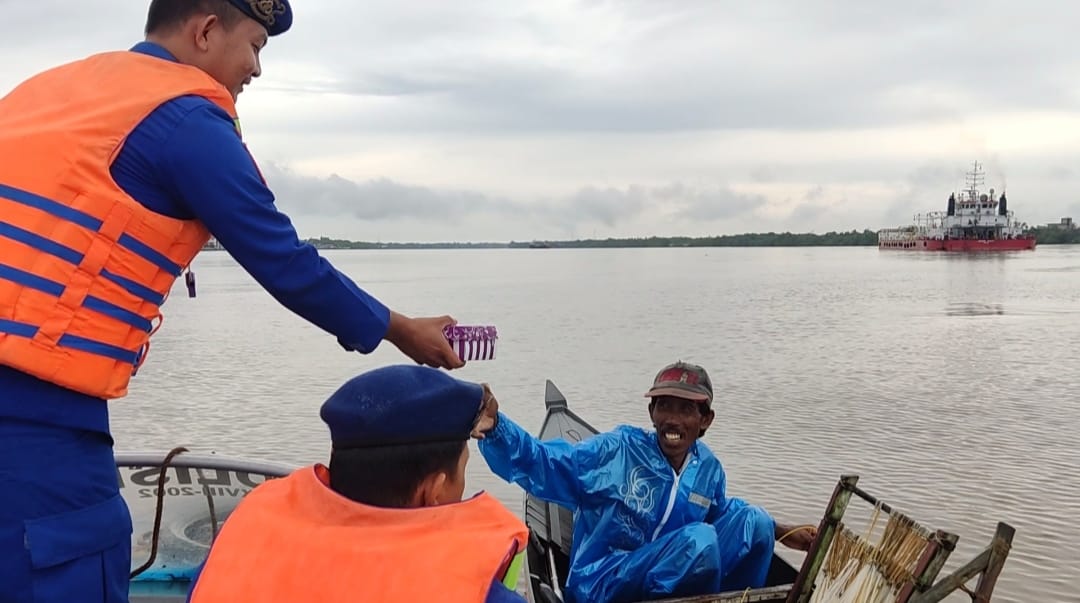 Patroli Menjelang Waktu Berbuka Puasa, Ini Yang Dilakukan Personel KP XVIII-2002 Di Das Kahayan