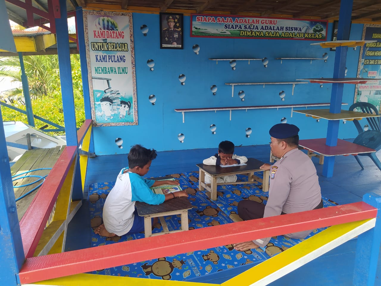 Ajang Belajar Bersama, PBMH Ditpolairud Diminati Oleh Anak-Anak Pesisir