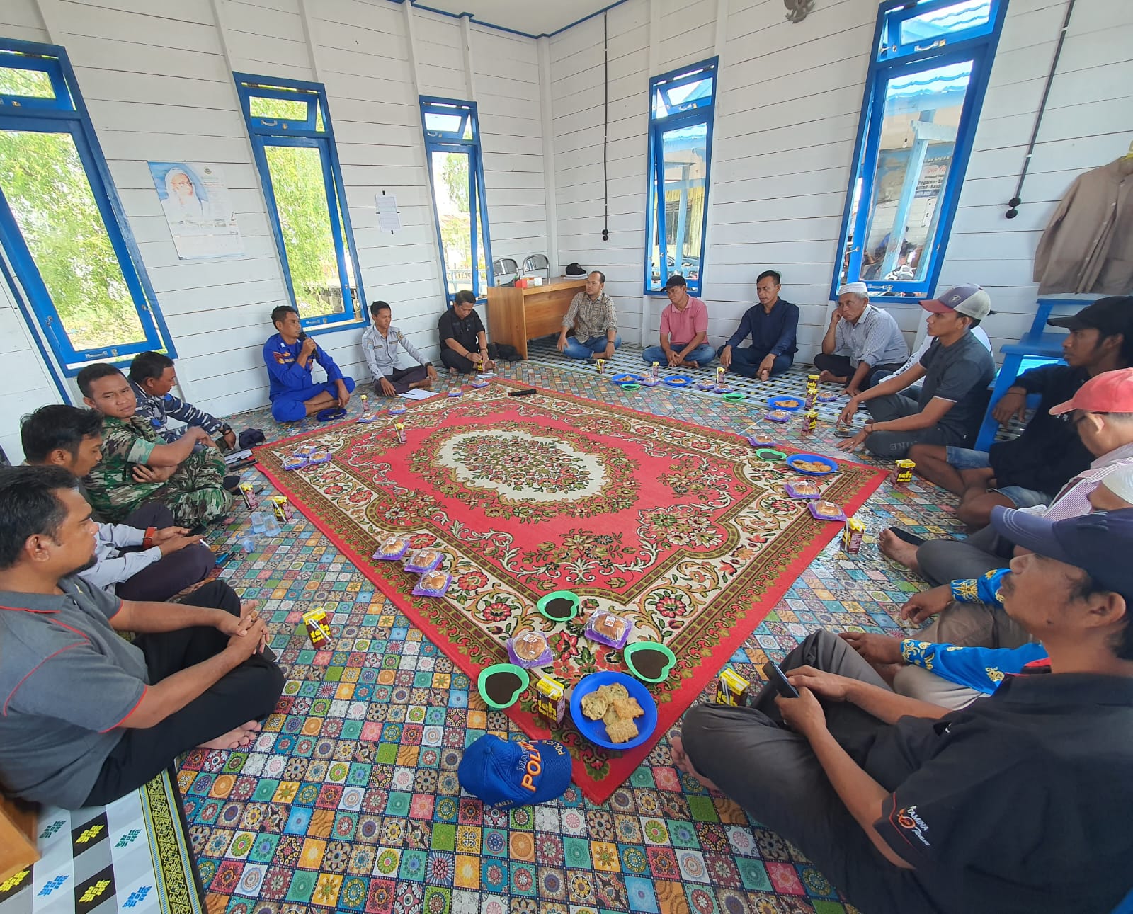 Cuaca Mengganas, Personel Ditpolairud Hadiri Rapat Larangan Sementara Tranportasi Angkutan Air Jalur Laut