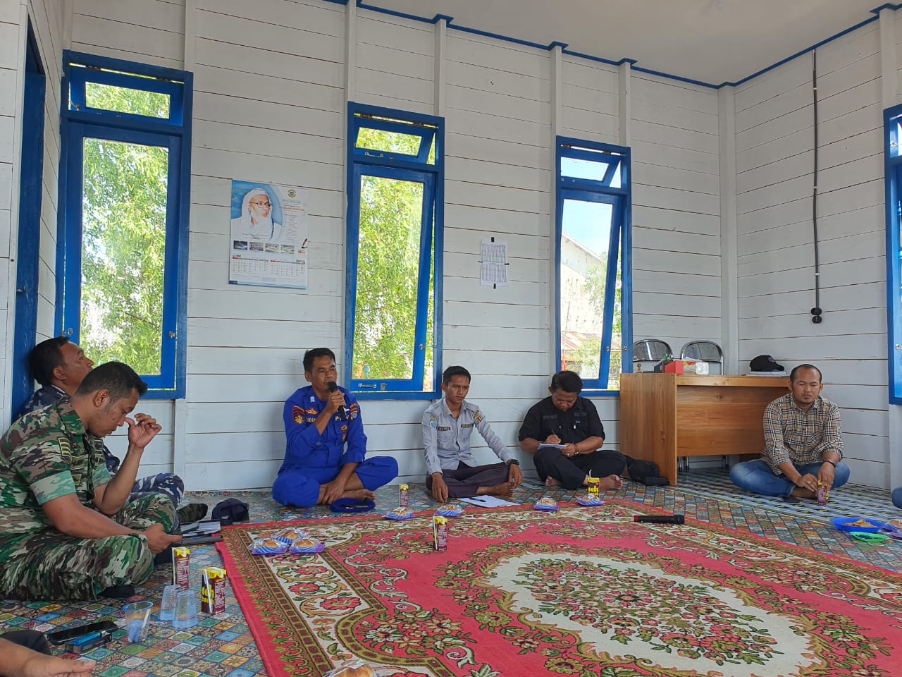 Cuaca Mengganas, Personel Ditpolairud Hadiri Rapat Larangan Sementara Tranportasi Angkutan Air Jalur Laut