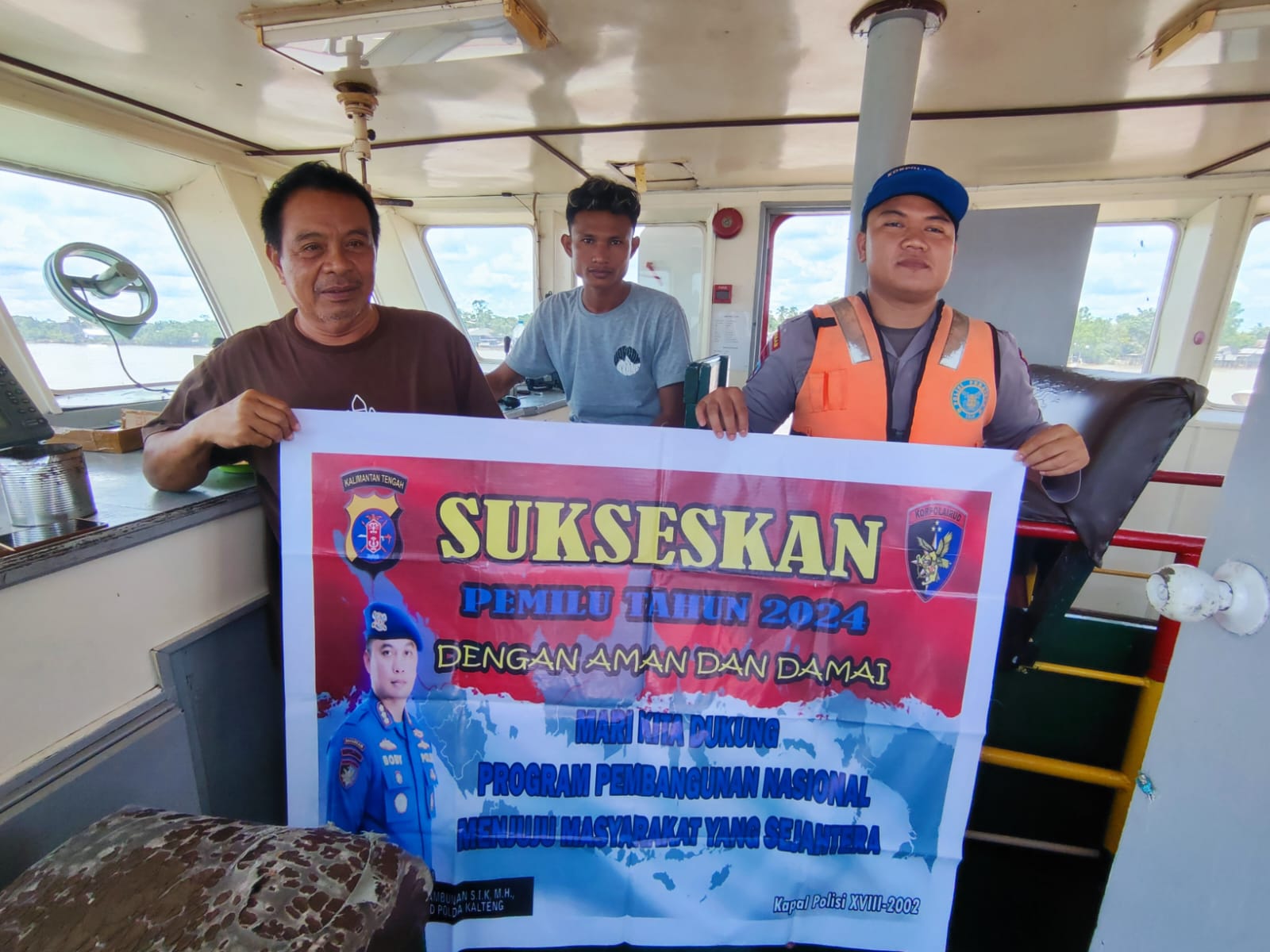 Jaga Kondusifitas Perairan, Ditpolairud Laksanakan Patroli Dan Berikan Imbauan Kamtibmas Di Das Kahayan