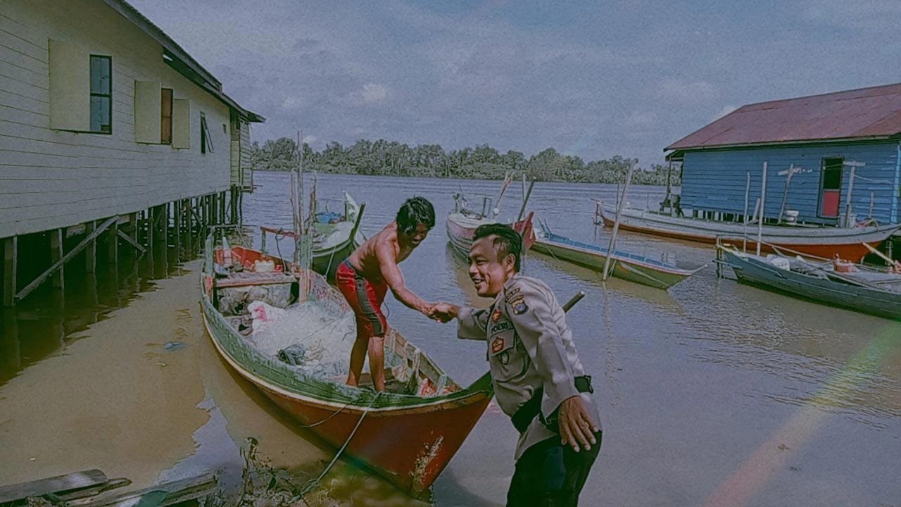 Humanis, Personel Ditpolairud Menyambangi Warga Das Seruyan Guna Menyampaikan Pesan-pesan Kamtibmas