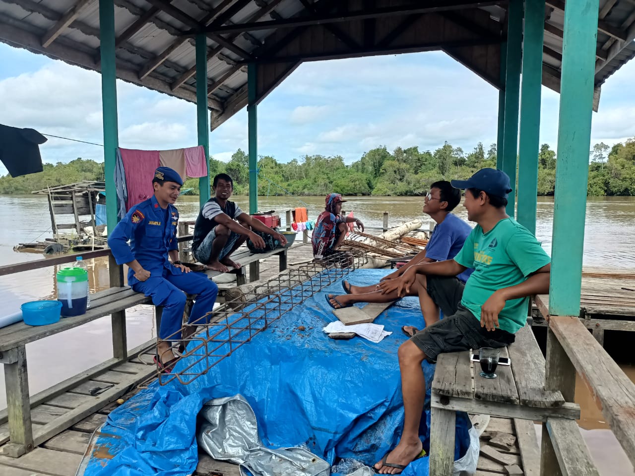 Jelang Pemilu 2024 Personel Ditpolairud Ajak Warga Desa Tumbang Mangkutup Tidak Terpengaruh Berita Hoax