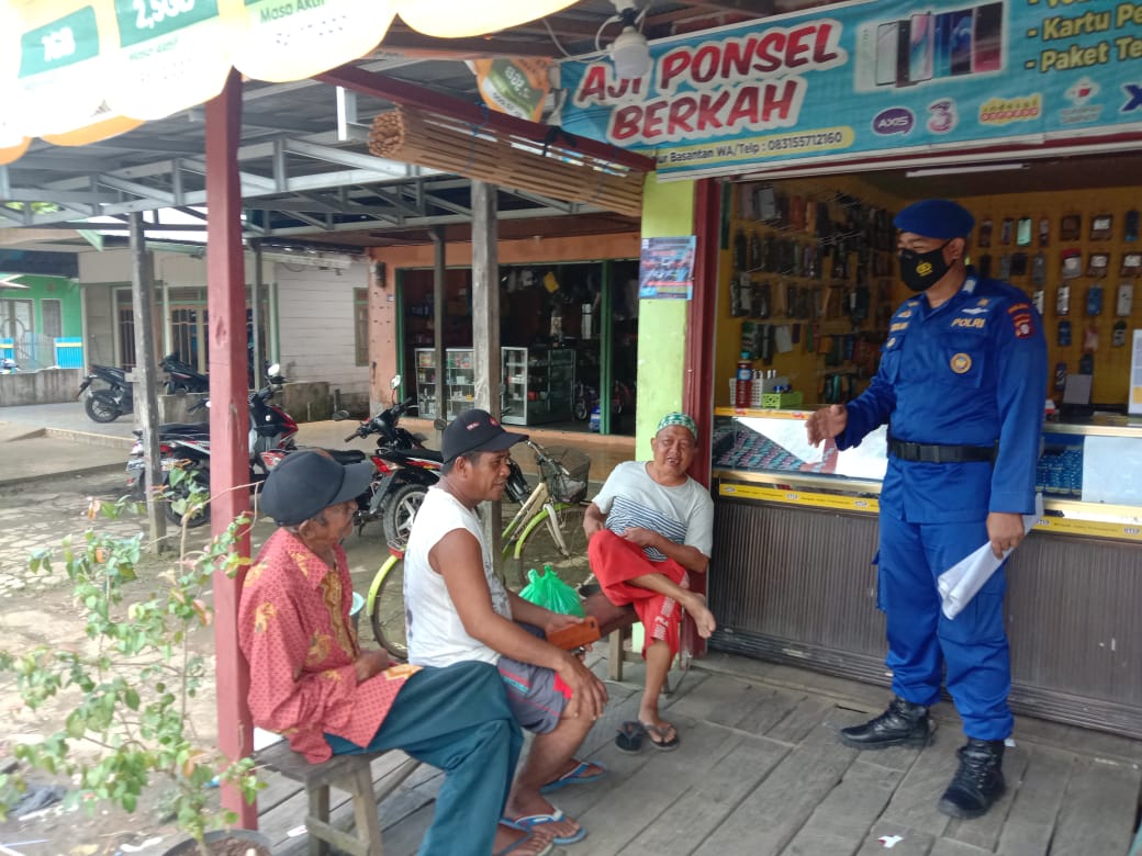 Personel Ditpolairud, Melaksanakan Patroli Diagolis Kepada Warga Pesisir Desa Bahaur Hilir