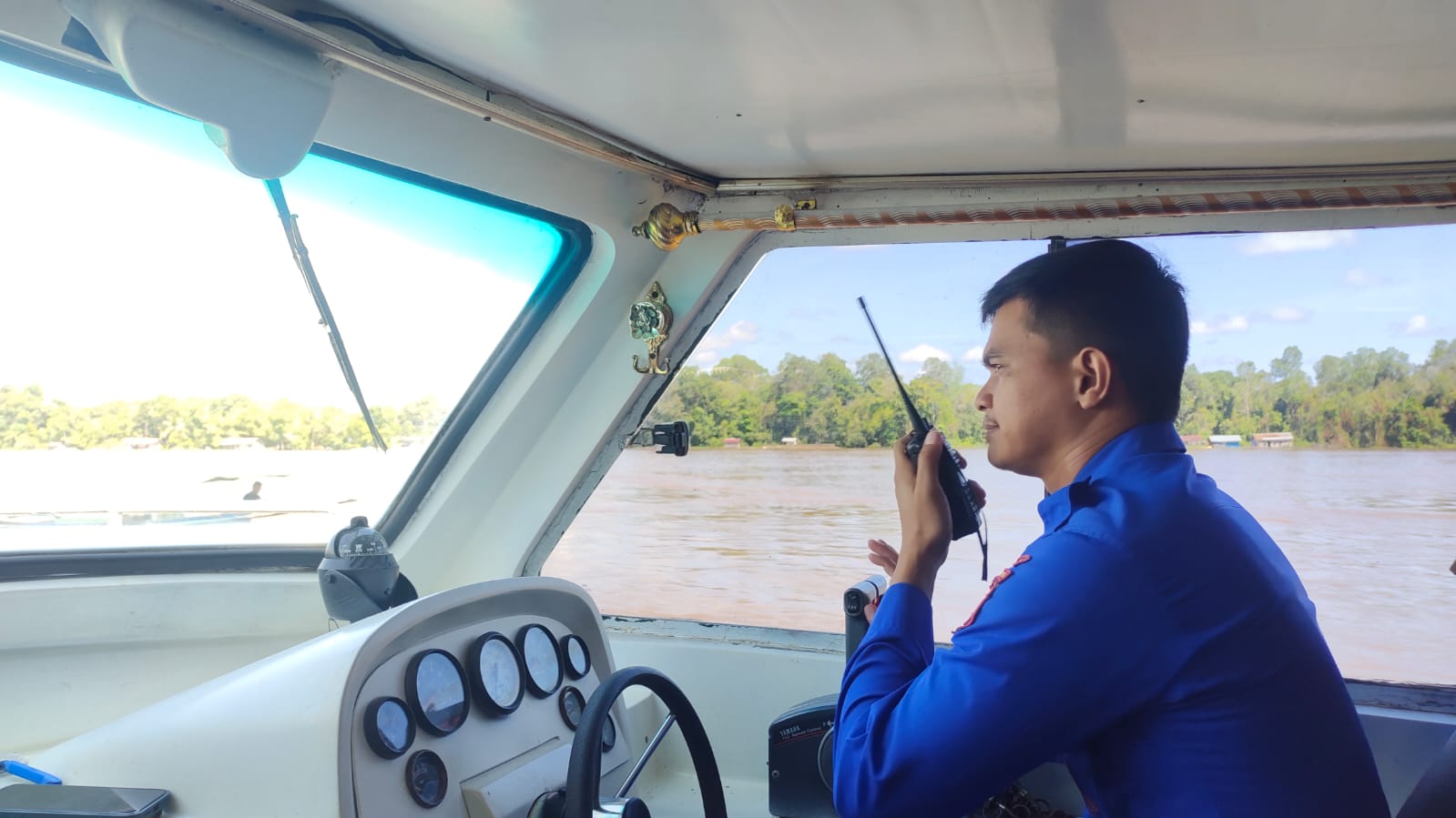 Melalui Channel 16 VHF Personel KP XVIII 2001 Ditpolairud Ingatkan Masyarakat Jauhi Narkoba