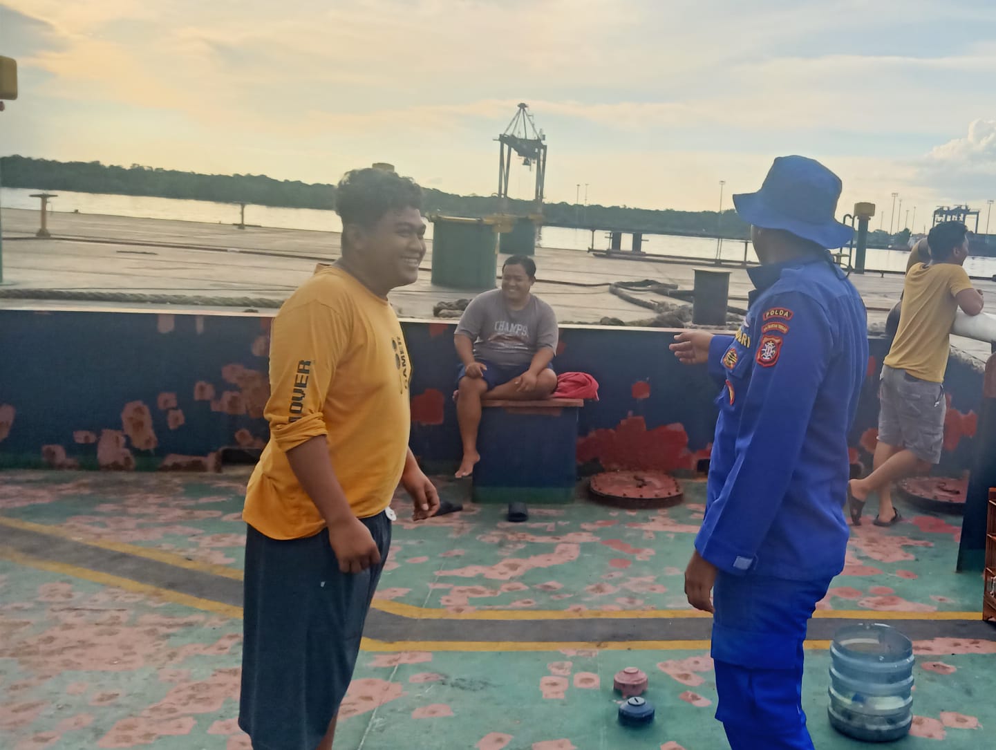 ABK KP XVIII-2006 Ditpolairud, Berikan Pemahaman Mengenai Bahaya Narkoba Kepada Crew Kapal