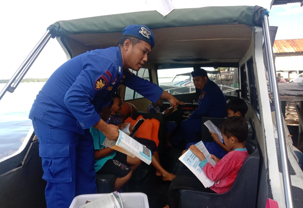 Begini Ngabuburit Ala Anak - Anak Pesisir Das Pagatan
