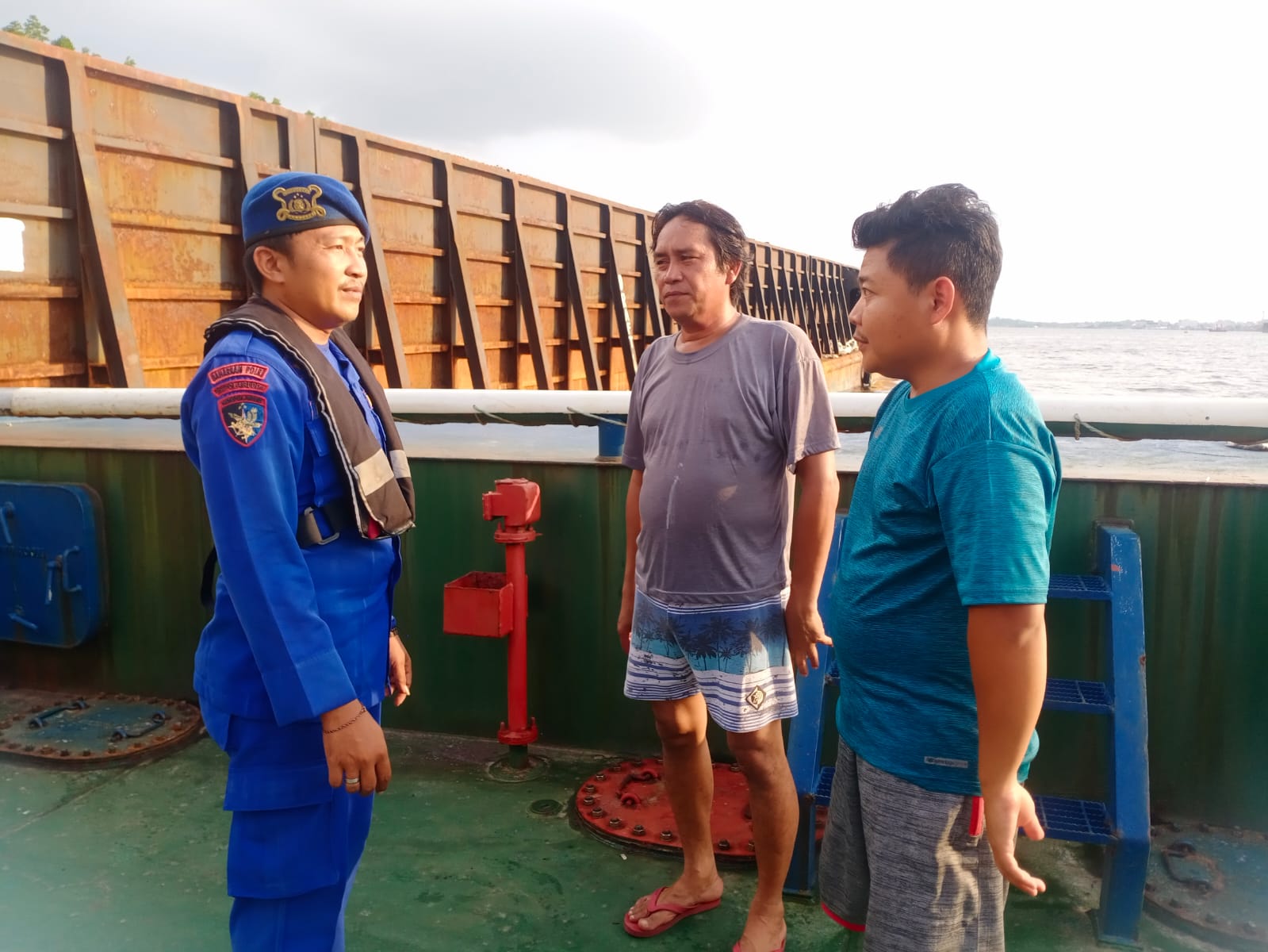 Cegah Masuknya Paham Radikal Dan Anti Pancasila, Ditpolairud Laknsakan Polmas Perairan