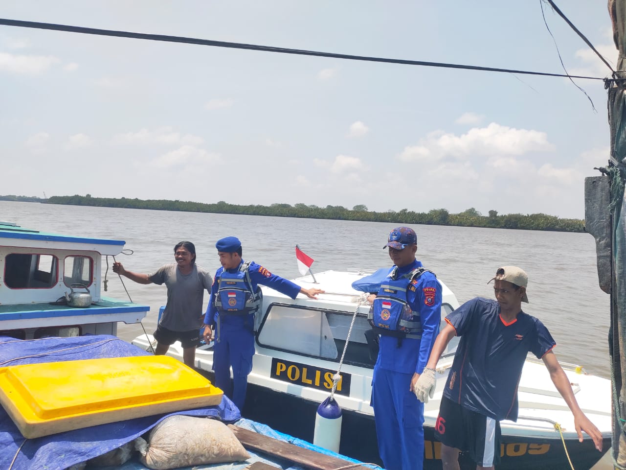 Pastikan Sitkamtibmas Sekitar Kuala Jelai Kondusif, Ditpolairud Laksanakan Patroli Dan Sambang