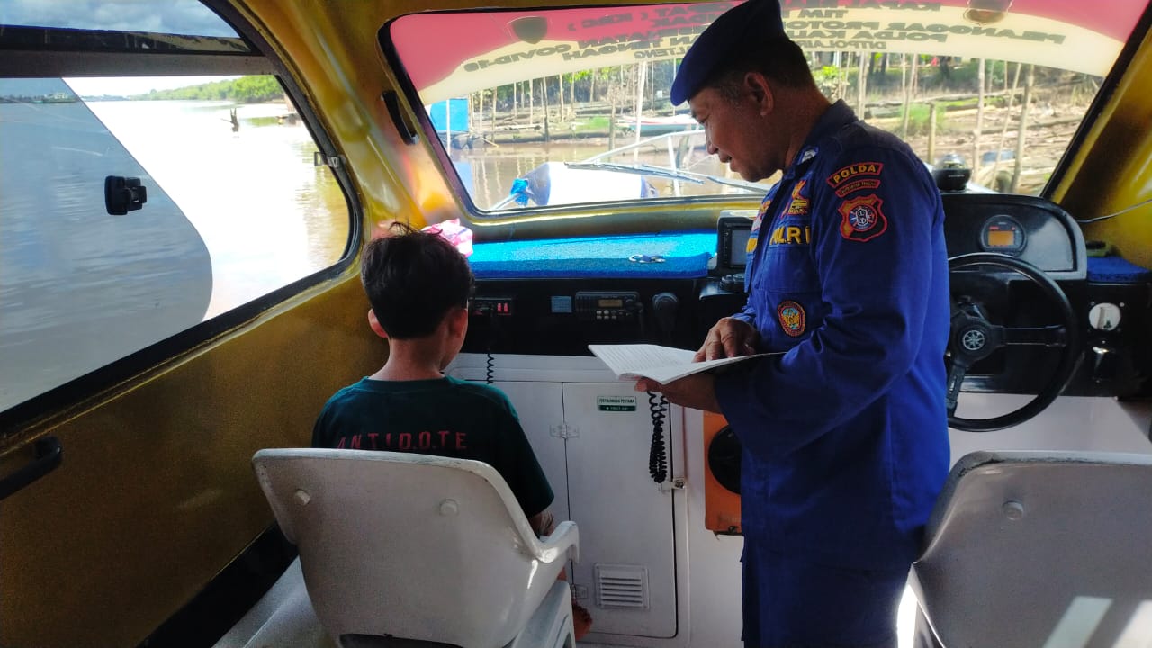 Baca Buku Mengubah Masa Depan, KMH 1004 Hadir Sediakan Buku Bacaan