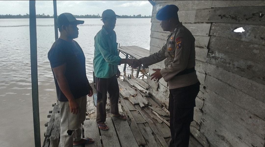 Personel Ditpolairud Sambangi Desa Tanjung Perawan Sosialisasikan Pemilu Aman dan Damai