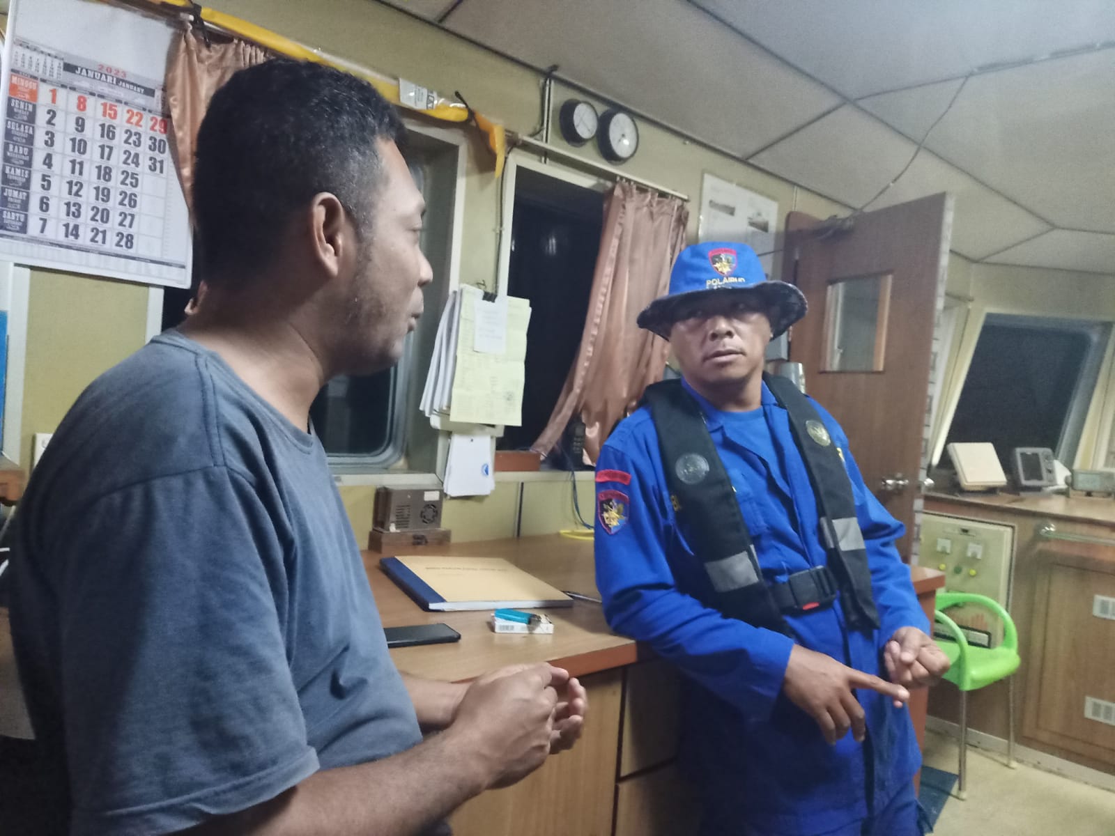 Personel KP XVIII-2006 Ditpolairud Berikan Pemahaman Tentang Bahaya Narkoba Kepada ABK Kapal