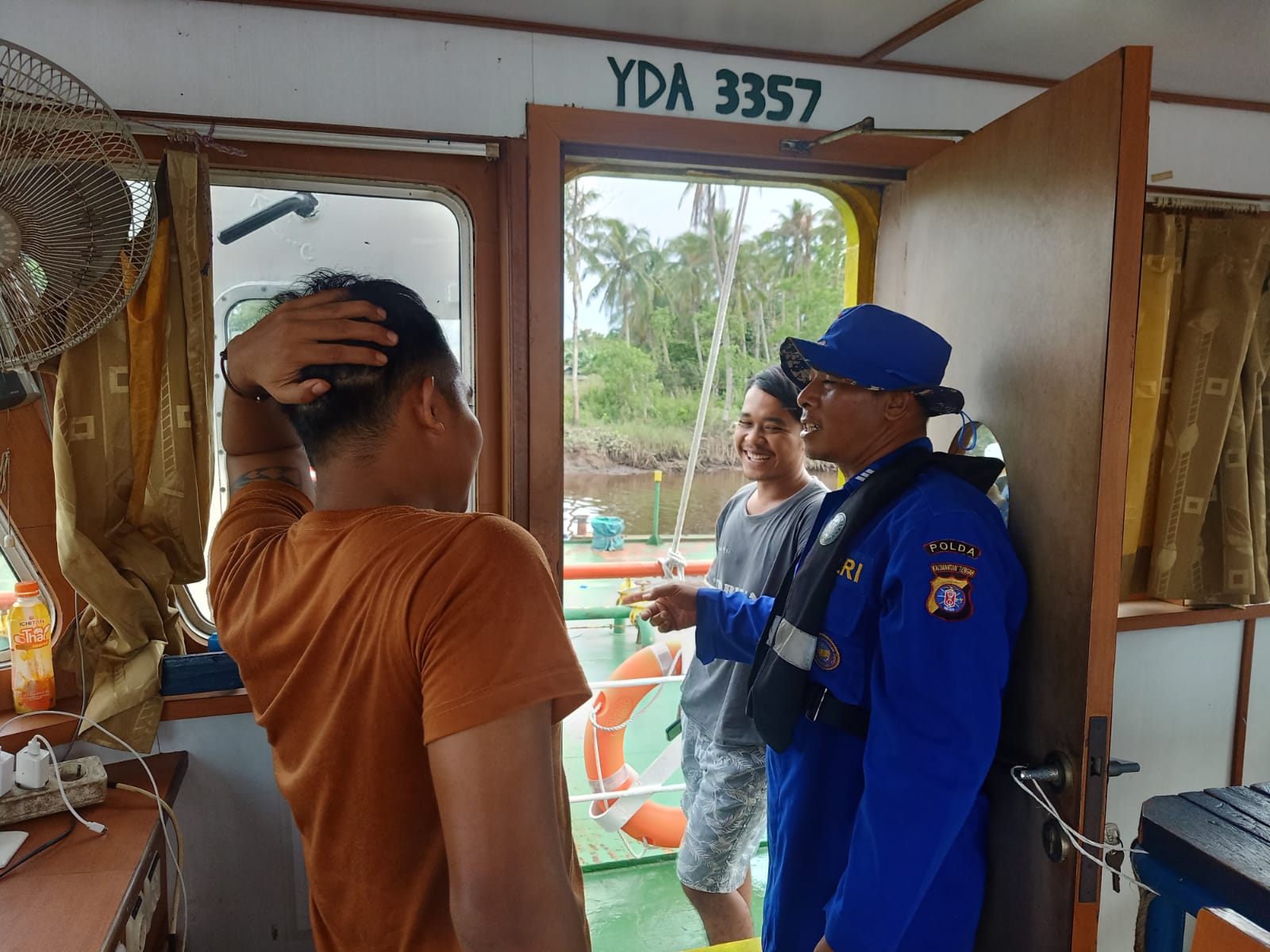 Personel KP XVIII-2006 Ditpolairud Berikan Pemahaman Tentang Bahaya Narkoba Kepada ABK Kapal