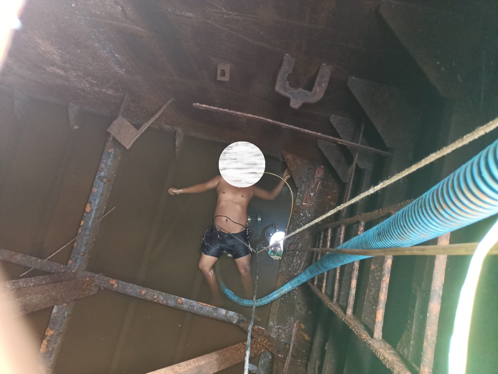 ABK Kapal Meninggal Kecelakaan Kerja, Personel Mako Perwakilan Mangkutup Ditpolairud Evakuasi Korban