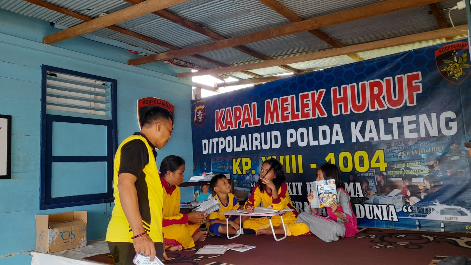 Jumat Ceria, KP XVIII-1004 Ditpolairud Polda Kalteng Kedatangan Para Pelajar