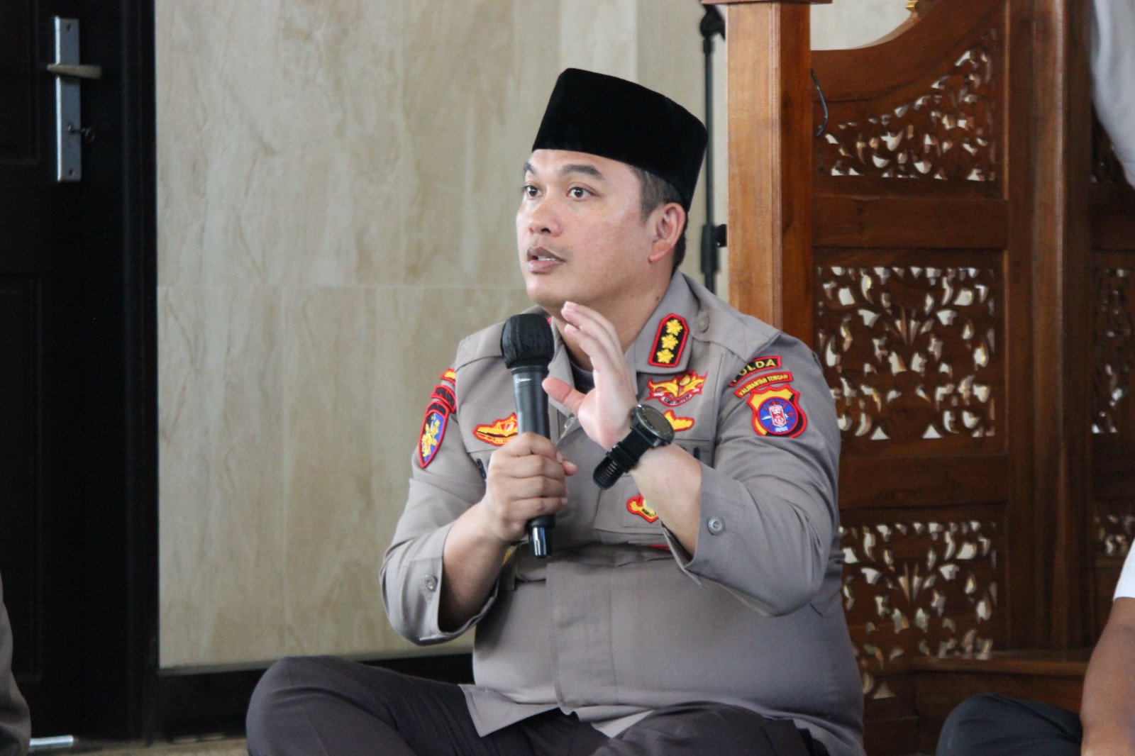 Dirpolairud Kombes Pol. Boby Pa’ludin Tambunan Berangkatkan 3 Personelnya Ibadah Umroh