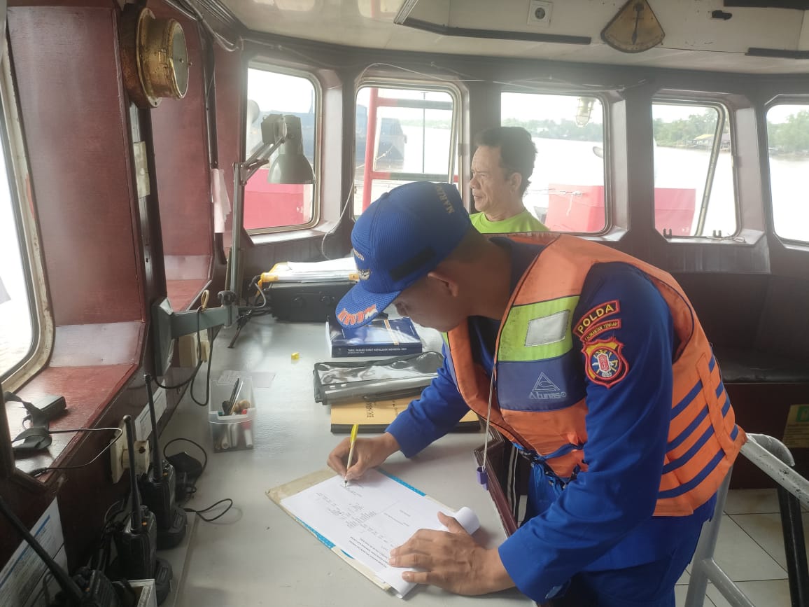 Masifkan Patroli Di Das Kahayan, Ditpolairud Ajak Pelayar Utamakan Keselamatan