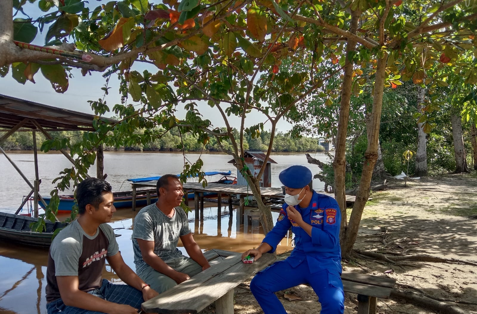 Ditpolairud Ajak Warga Bantaran Sungai Das Mangkutup Ikut Serta Dalam Menjaga Kamtibmas