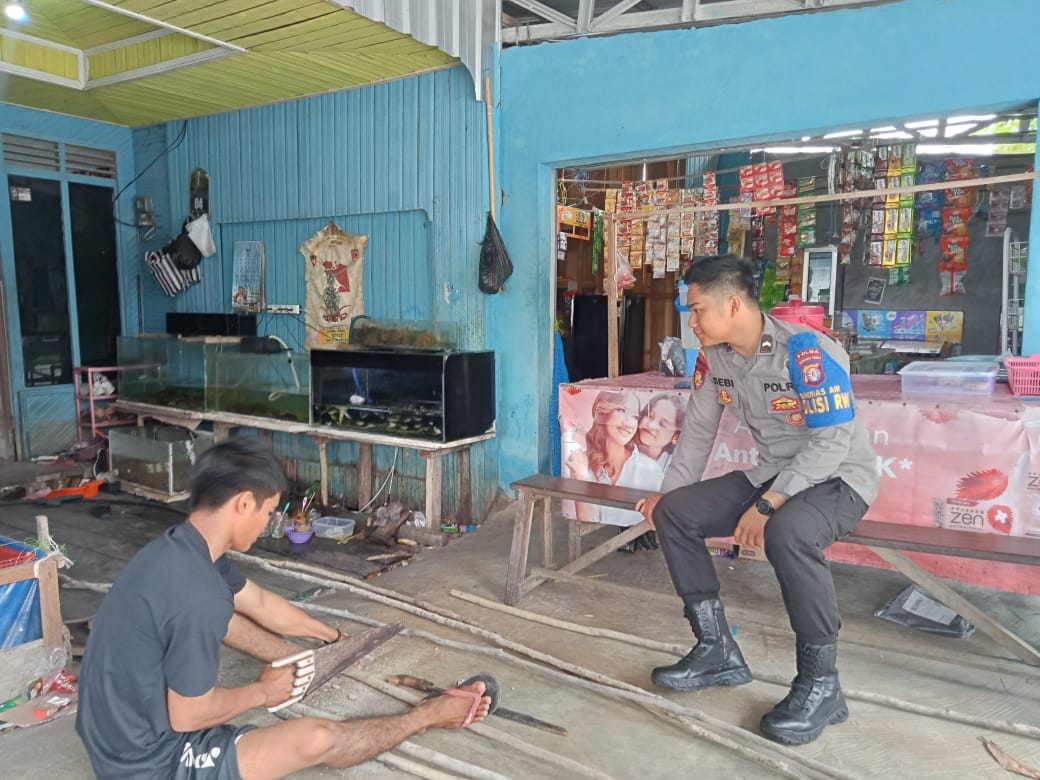 Sambangi Kantor Desa Tumbang Rungan, Polisi RW Ditpolairud Sampaikan Hal Ini
