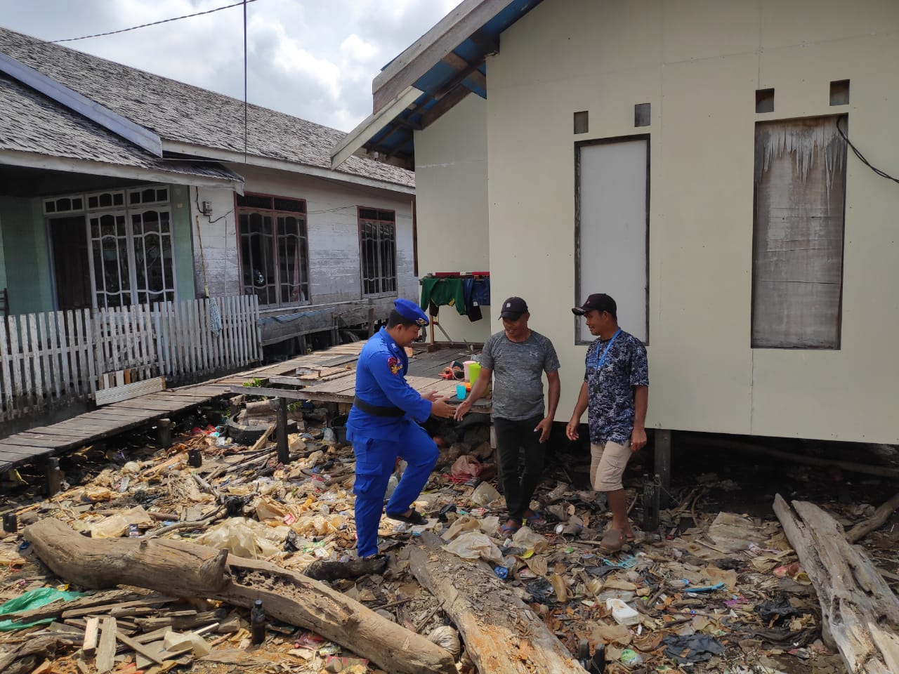 Pastikan Sitkamtibmas Sekitar Pegatan Kondusif, Ditpolairud Laksanakan Patroli Dan Sambang