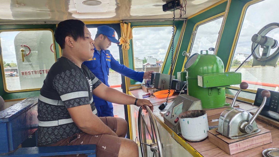 Cegah Terjadi Tindak Pidana Di Perairan Barito, Kapal Polisi KP XVIII 2001 Ditpolairud Masifkan Kegiatan Patroli