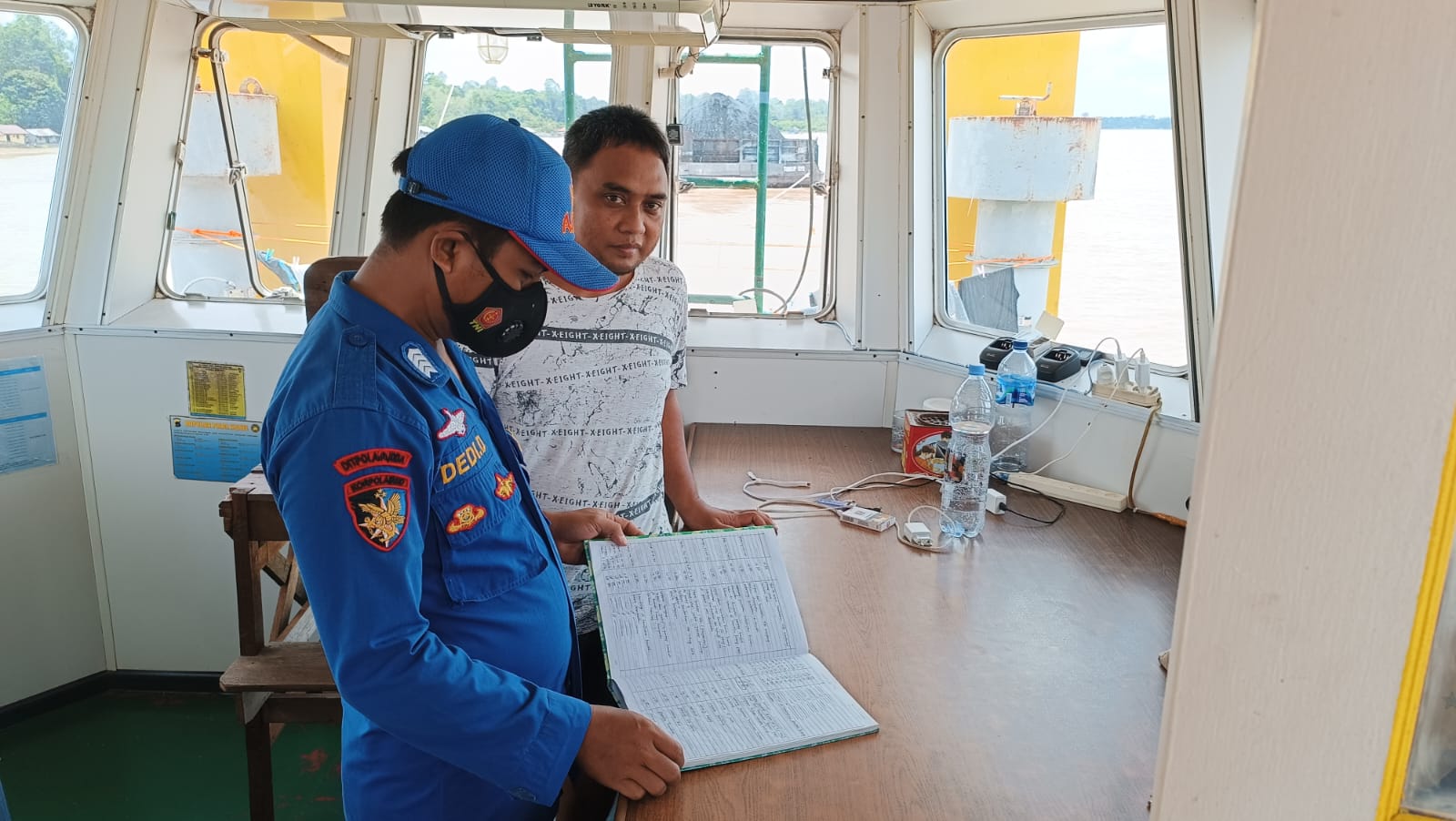 Antisipasi Pelanggaran Pelayaran KP XVIII 2001 Ditpolairud Laksanakan Patroli di Sungai Barito