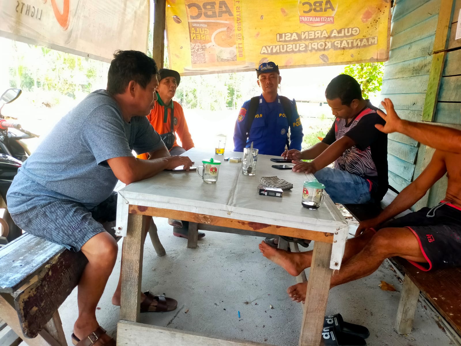 Jaga Stabilitas Kamtibmas, Ditpolairud Sambangi Warga Bantaran Das Mentaya