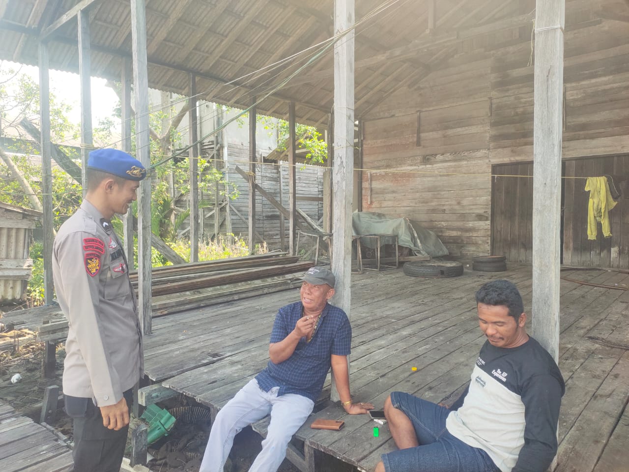 Sosialisasikan Pentingnya Keselelamatan Saat Berlayar, Ditpolairud Sambangi Nelayan Di Das Kuala Jelai