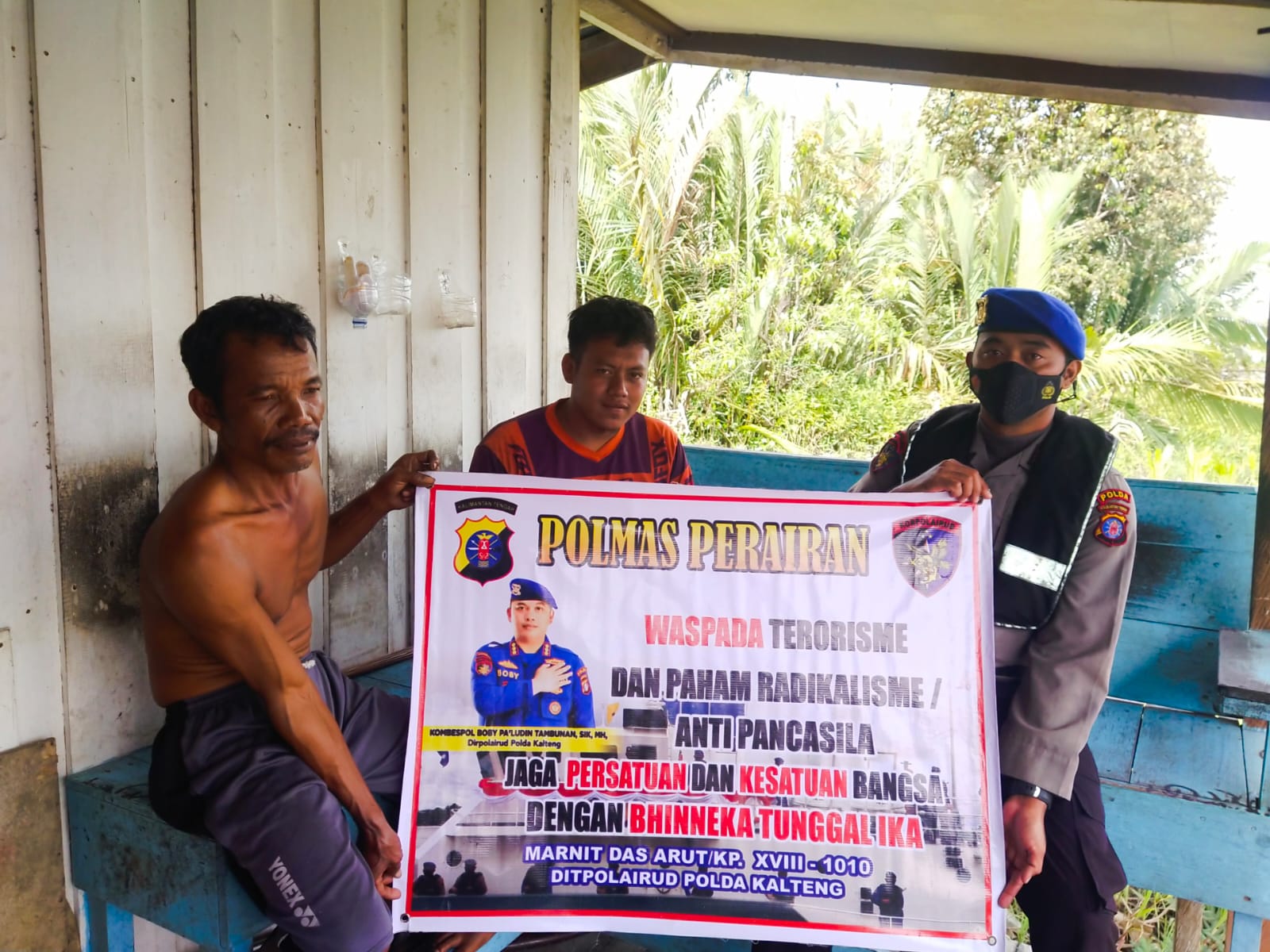 Singgahi Warga Desa Tanjung Terantang, Personel Ditpolairud Berikan Imbauan Pentingnya Jaga Persatuan