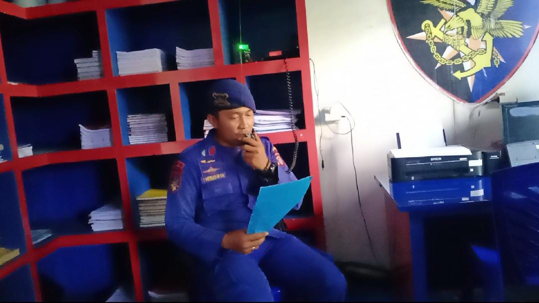 Mako Perwakilan Kumai Berikan Imbauan Dengan Radio VHF Chanel 16