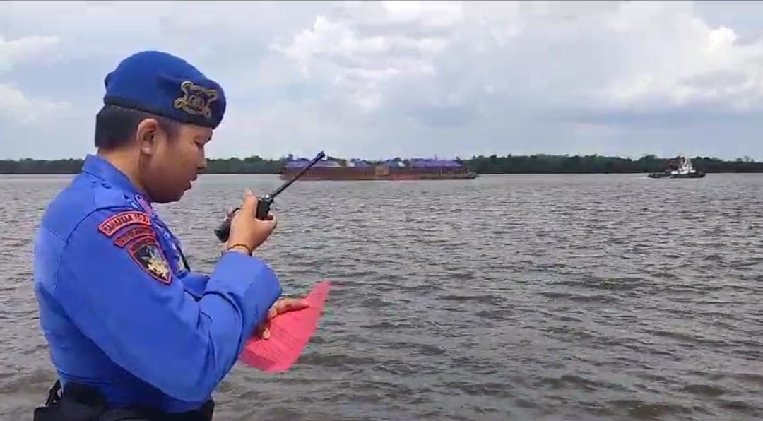 Mako Perwakilan Kumai Berikan Imbauan Dengan Radio VHF Chanel 16