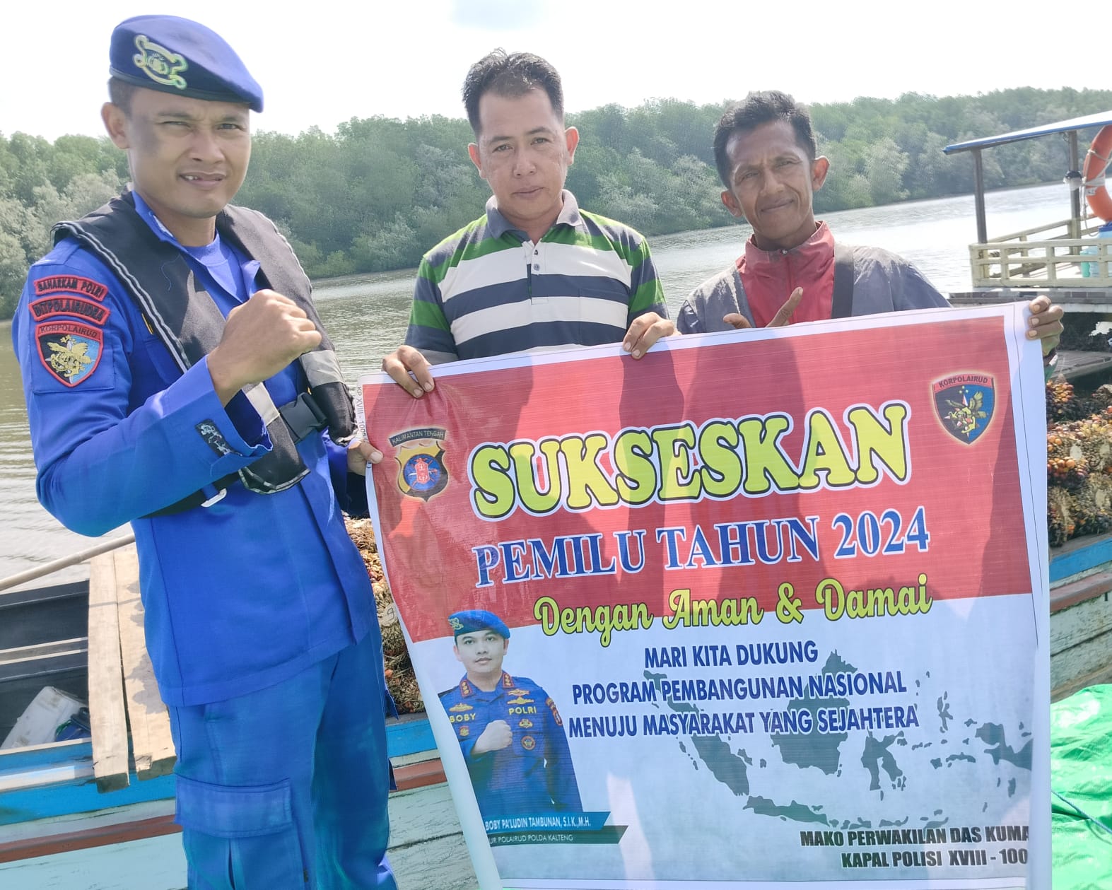 Personel Ditpolairud Ajak Warga Kumai Jaga Kamtibmas Menjelang Pemilu