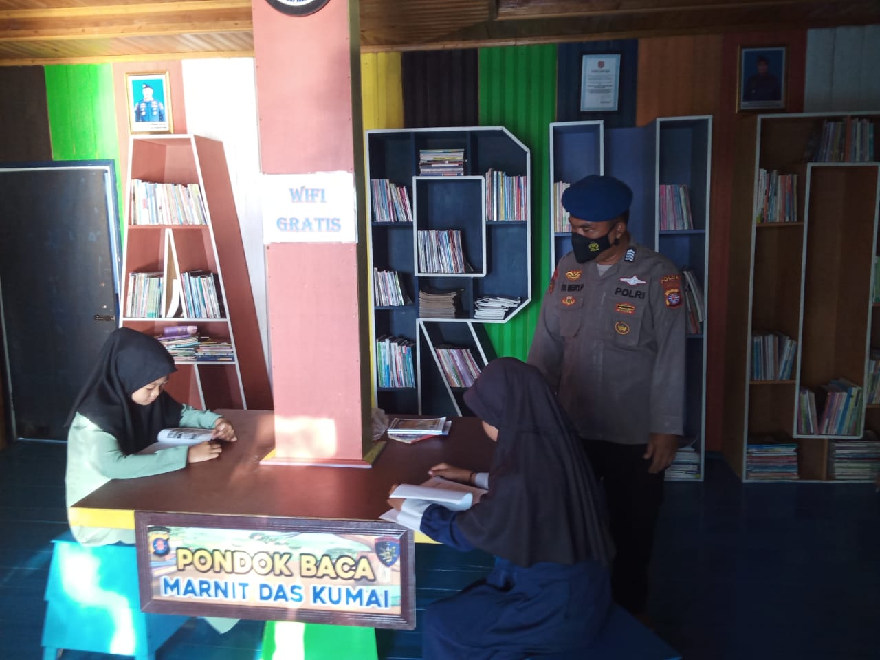 Tingkatkan Minat Baca Masyarakat Pesisir, Pondok Baca Mako Perwakilan Das Kumai Fasilitasi Wifi Gratis