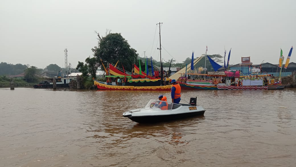 Cegah Tindak Kriminal, Ditpolairud Laksanakan Pengamanan Kegiatan HUT Kobar Dalam Festival Batang Arut