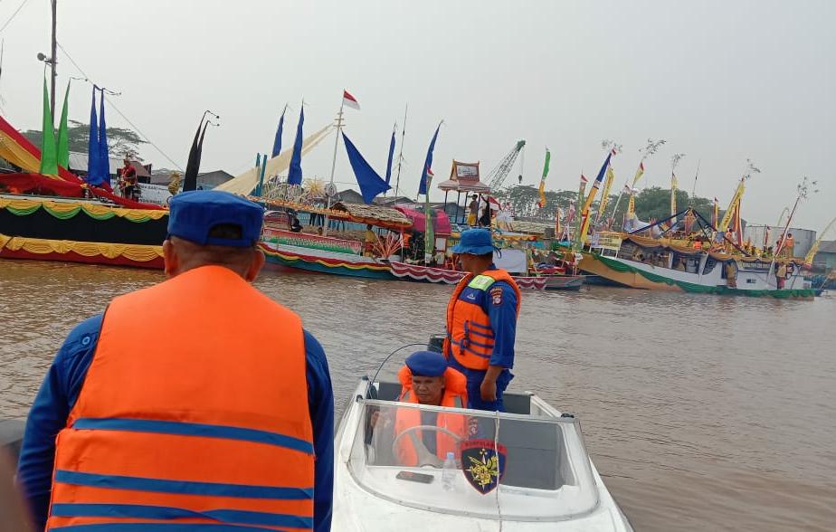 Cegah Tindak Kriminal, Ditpolairud Laksanakan Pengamanan Kegiatan HUT Kobar Dalam Festival Batang Arut