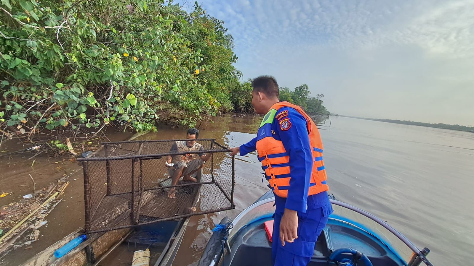Jaga Ekosistem Ikan Di Das Kahayan, Ditpolairud Berikan Himbauan Dilarang Menyentrum dan Meracuni Ikan