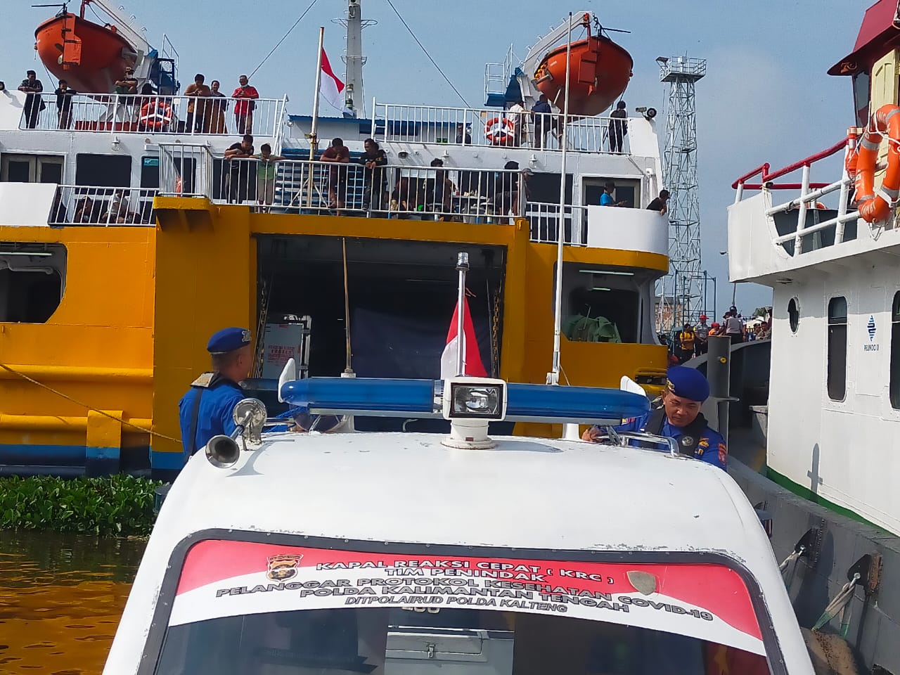 Mendekati Hari Raya Idhul Fitri 1444 H, Ditpolairud Siagakan Personelnya di Pelabuhan Kalimantan Tengah