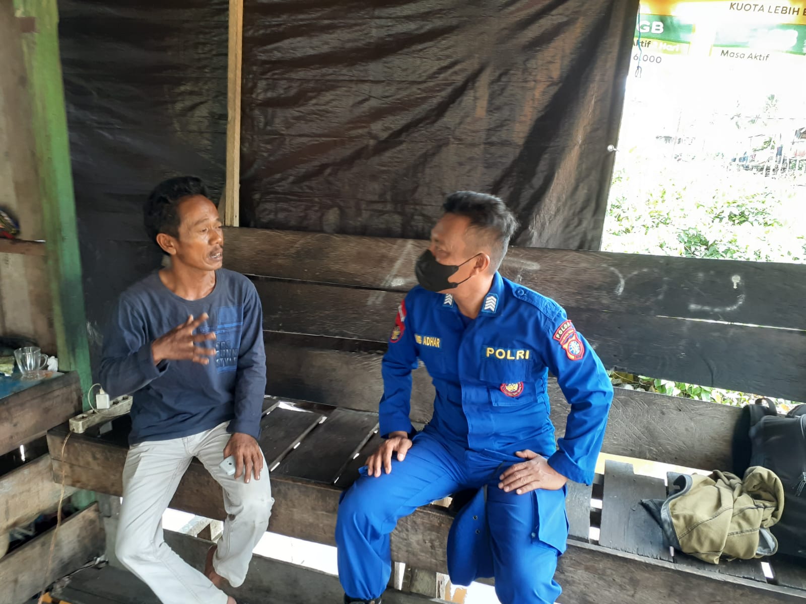 Bincang Sore Dengan Masyarakat, Personel Ditpolairud Sisipkan Pesan Kamtibmas