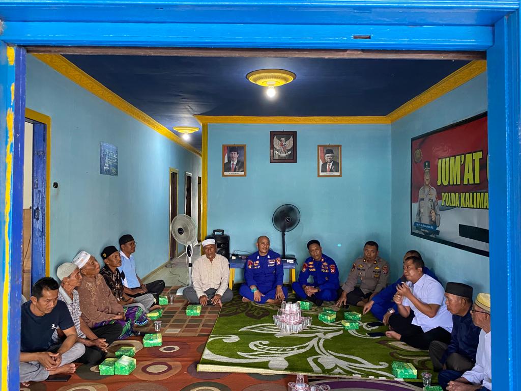 Dengarkan Keluh Kesah Masyarakat Bantaran Sungai, Ditpolairud Fasilitasi Dengan Jum'at Curhat