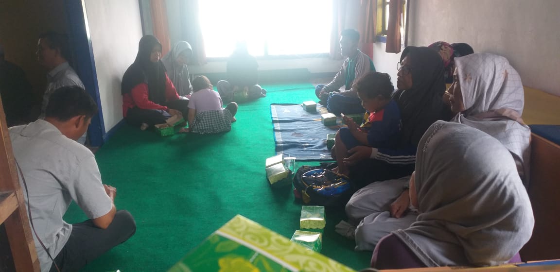 Dengarkan Keluh Kesah Masyarakat Bantaran Sungai, Ditpolairud Fasilitasi Dengan Jum'at Curhat