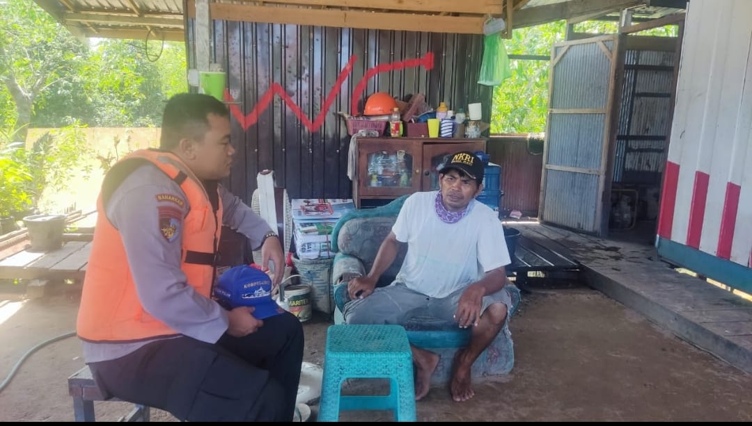 Personel Ditpolairud Ajak masyarakat Desa Bereng Turut Cegah Karhutla  