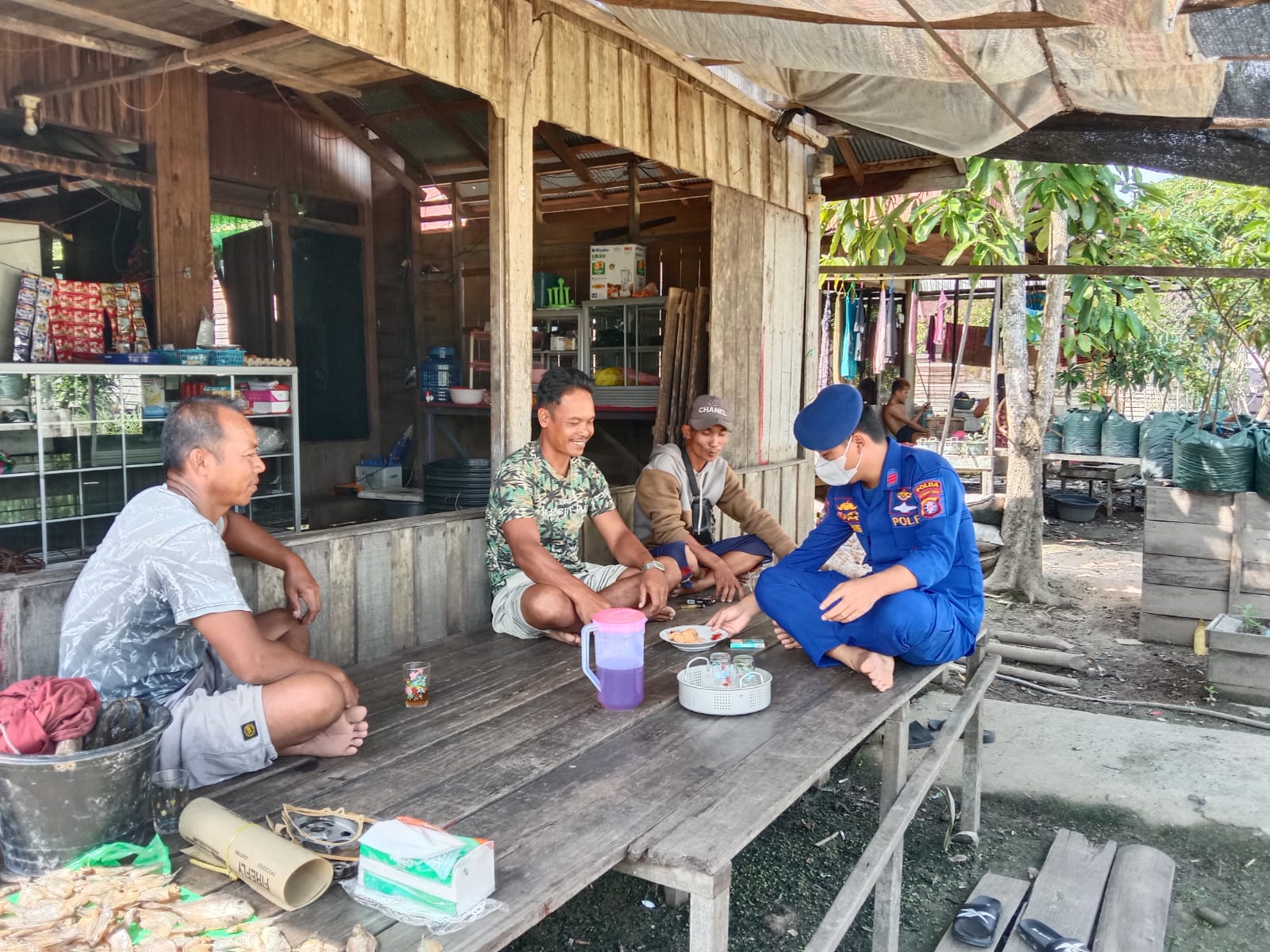 Ditpolairud Edukasikan Kepada Masyarakat Desa Tumbang Mangkutup Tentang Bahayanya Paham Radikalisme