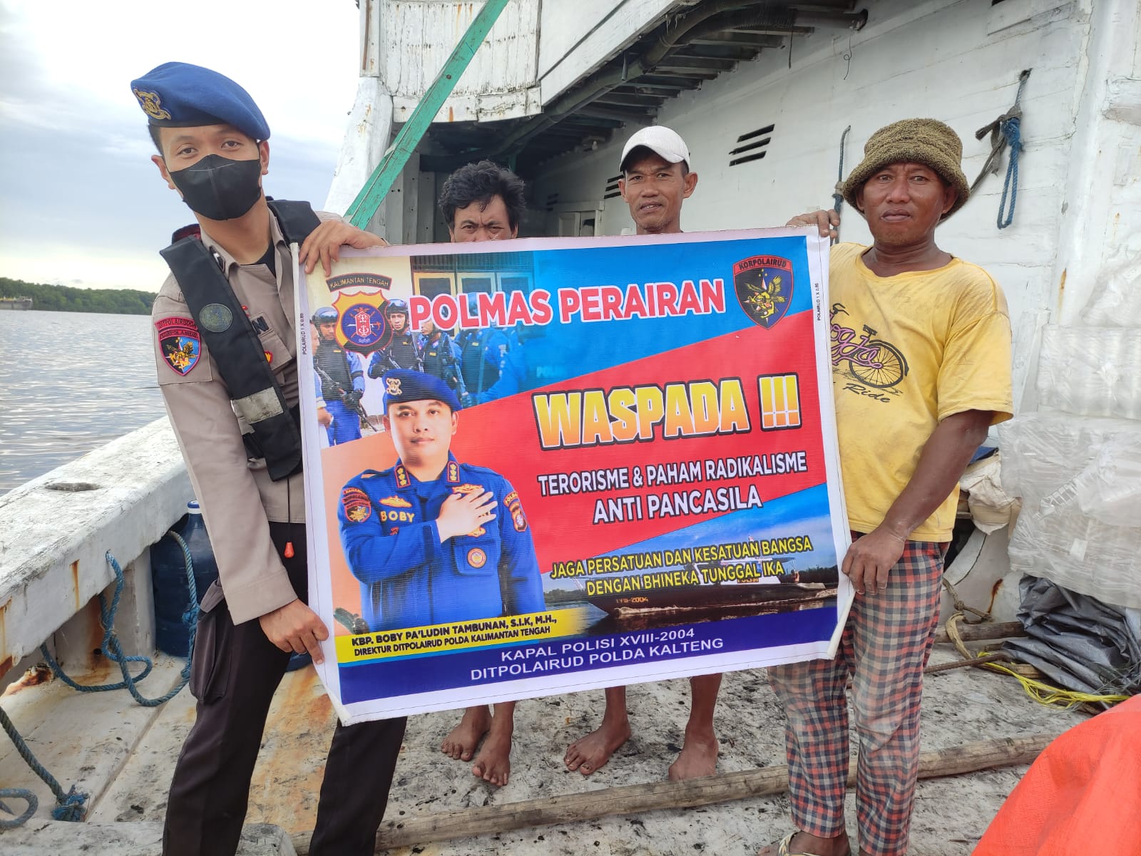 Personel Ditpolairud Ajak Masyarakat Kumai Untuk Aktif Cegah Gerakan Radikal