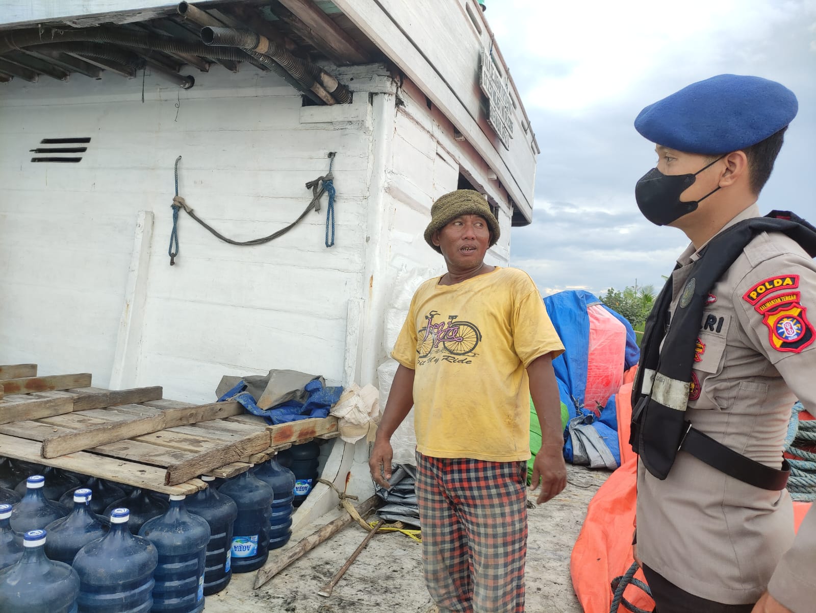 Personel Ditpolairud Ajak Masyarakat Kumai Untuk Aktif Cegah Gerakan Radikal